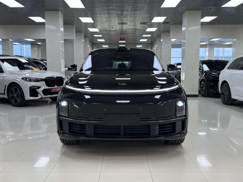 LiXiang L7 I Рестайлинг Гибрид 1.5 л. 449 л.с. автомат полный
