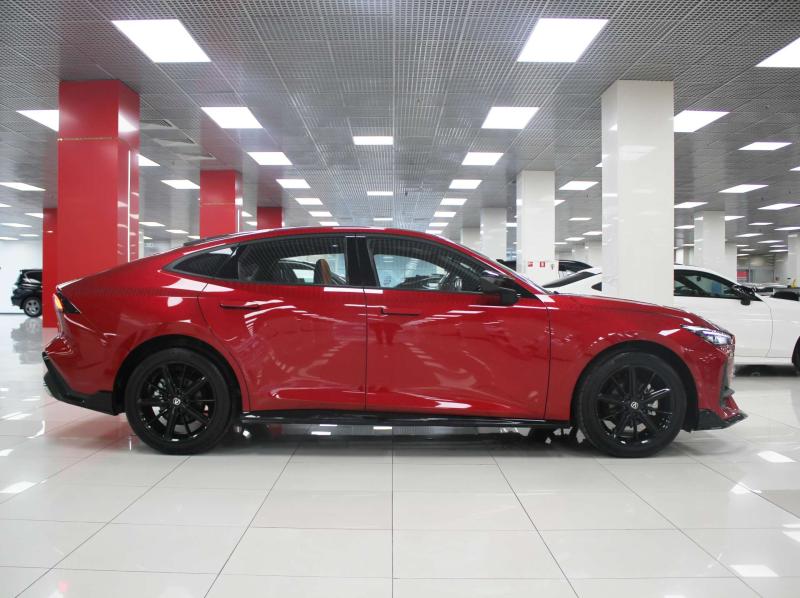 Changan UNI-V  Бензин 1.5 л. 181 л.с. робот передний