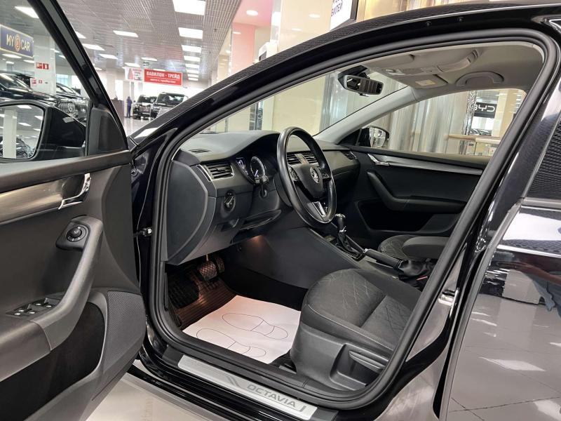 Skoda Octavia 3 поколение [рестайлинг] 1.8 TSI DSG (180 л.с.)
