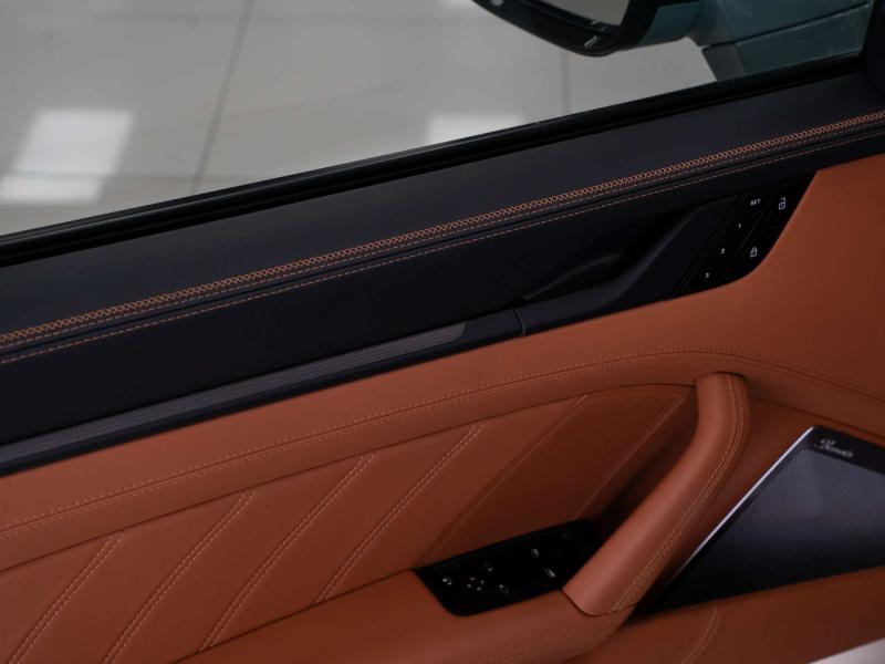 Porsche 911 VIII (992) Рестайлинг Гибрид 3.6 л. 541 л.с. робот полный