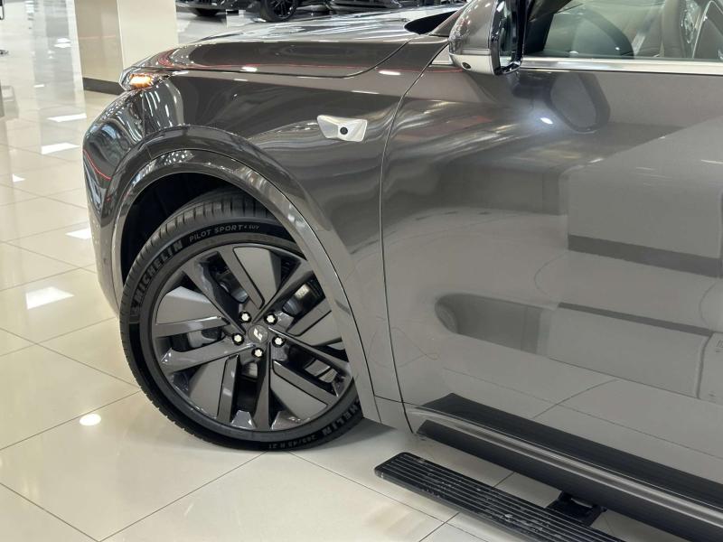 LiXiang L9 I Рестайлинг Гибрид 1.5 л. 449 л.с. автомат полный
