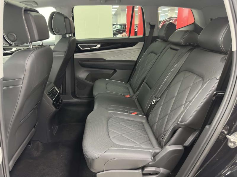 Volkswagen Teramont I Рестайлинг Бензин 2 л. 220 л.с. автомат полный