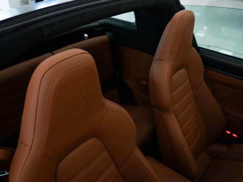 Porsche 911 VIII (992) Рестайлинг Гибрид 3.6 л. 541 л.с. робот полный