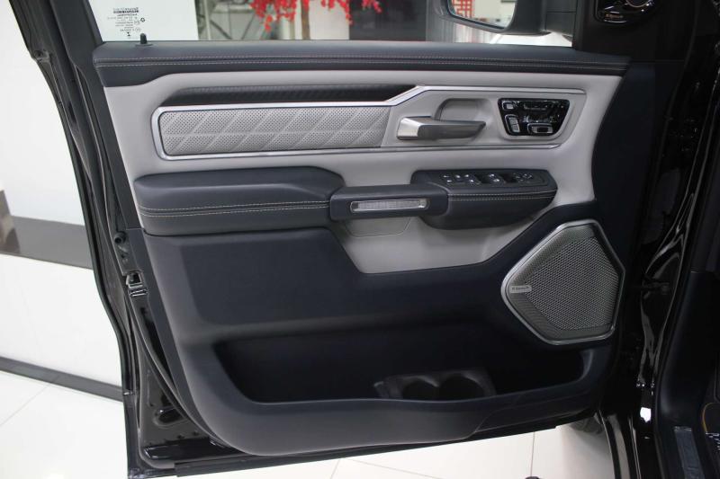 Ram 1500 V Рестайлинг Бензин 3 л. 540 л.с. автомат полный