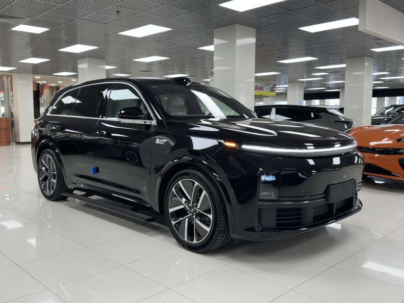 LiXiang L7 I Рестайлинг Гибрид 1.5 л. 449 л.с. автомат полный