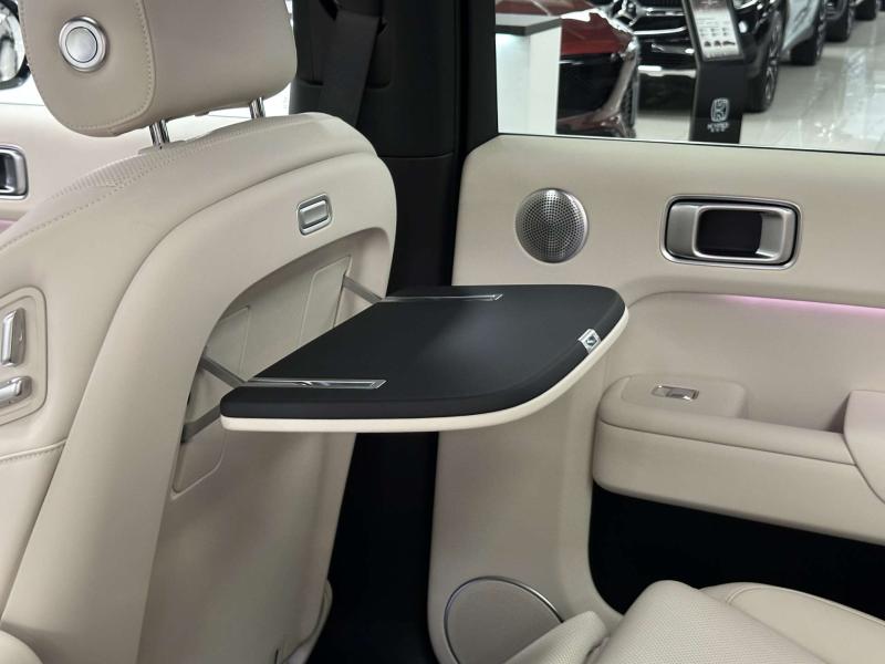 LiXiang L9  Гибрид 1.5 л. 449 л.с. автомат полный