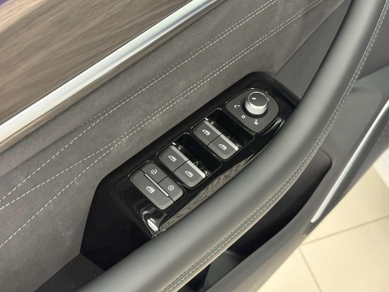 Geely Monjaro  Бензин 2 л. 238 л.с. автомат полный