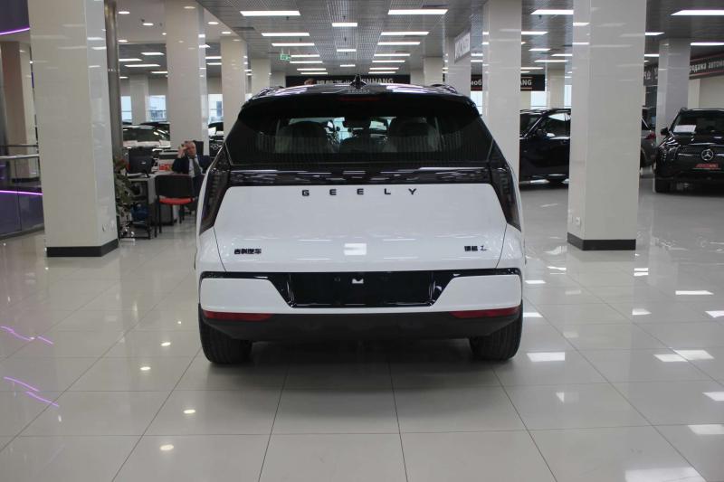 Geely Atlas Pro  Бензин 1.5 л. 177 л.с. робот полный