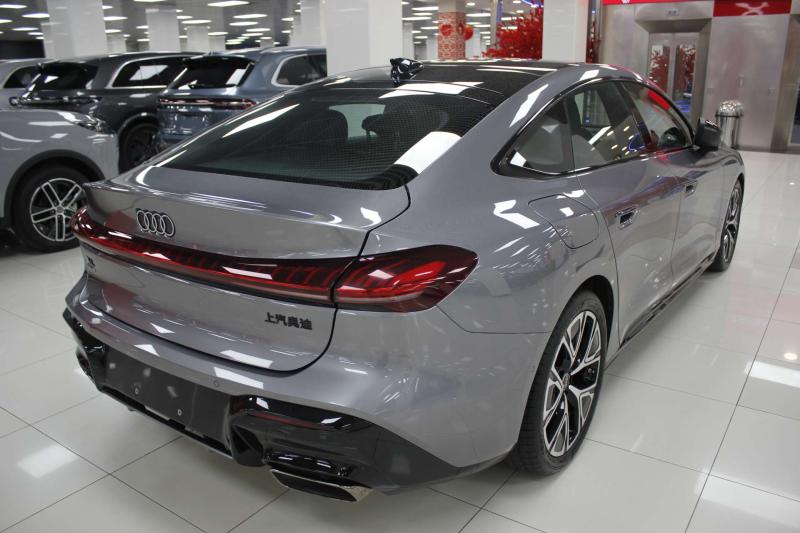 Audi A5 III (B10) Бензин 2 л. 204 л.с. робот полный