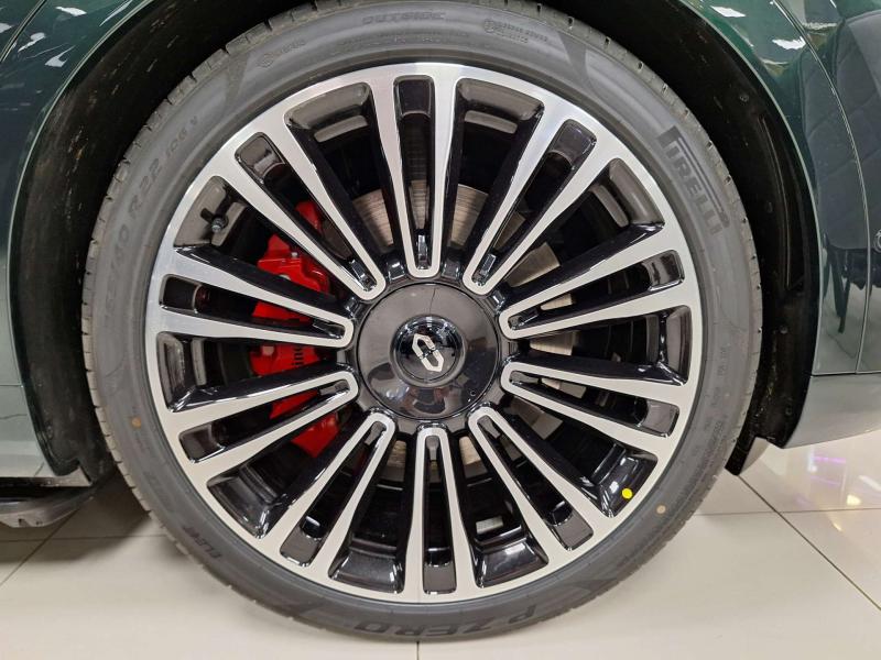 Aito M9  Гибрид 1.5 л. 496 л.с. автомат полный