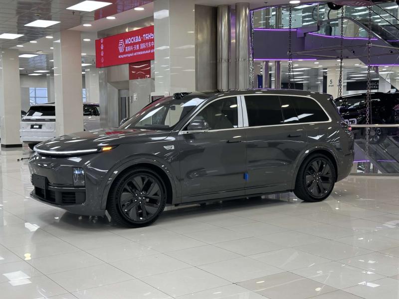 LiXiang L9 I Рестайлинг Гибрид 1.5 л. 449 л.с. автомат полный