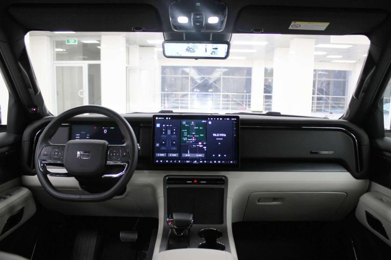 Polar Stone (Jishi) 01  Гибрид 1.5 л. 476 л.с. автомат полный