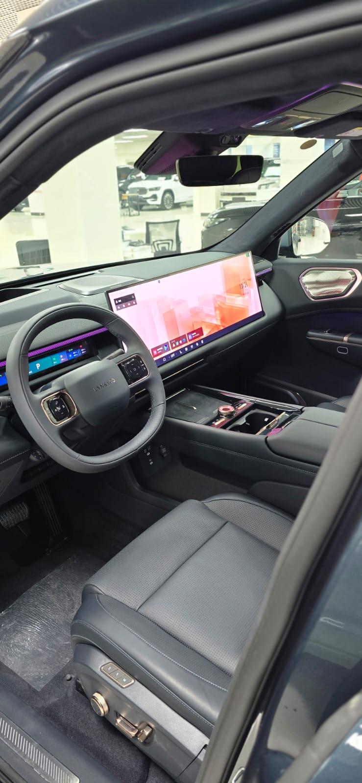 Lynk & Co 900 Поколение 1 AT Гибрид 2 л. (720 л.с.)