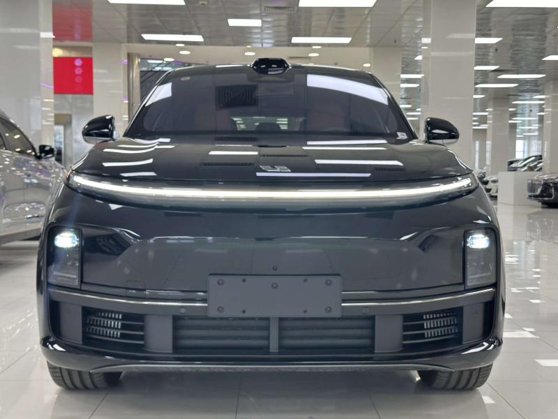 LiXiang L7 I Рестайлинг Гибрид 1.5 л. 449 л.с. автомат полный