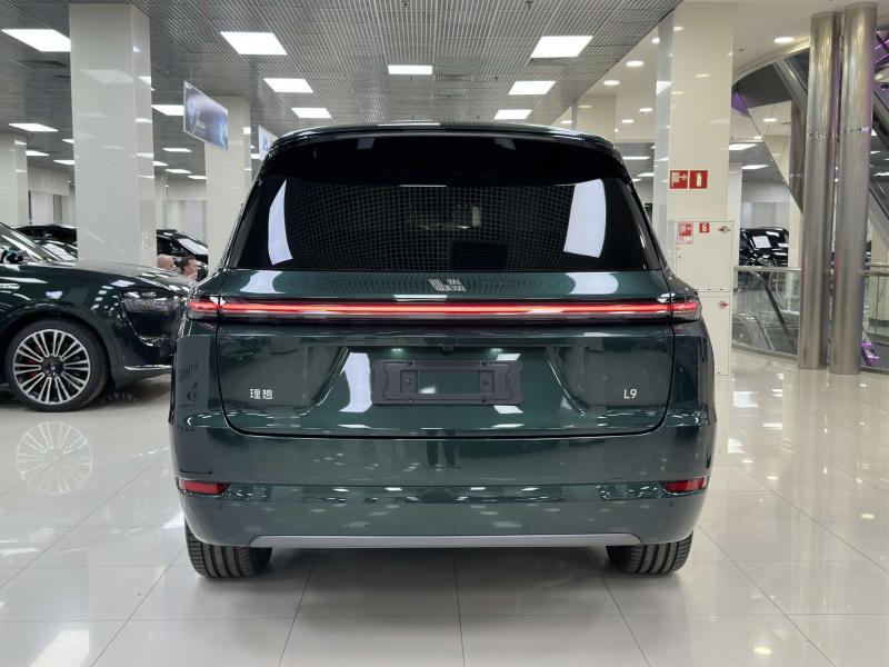 LiXiang L9  Гибрид 1.5 л. 449 л.с. автомат полный