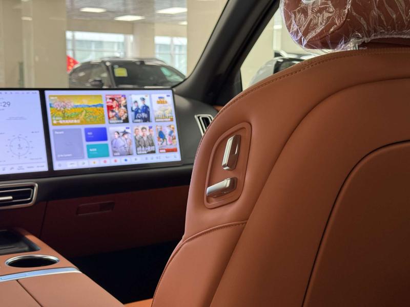LiXiang L9 I Рестайлинг Гибрид 1.5 л. 449 л.с. автомат полный