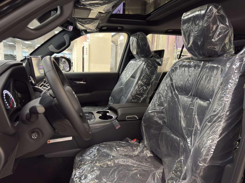 Toyota Land Cruiser 300 Series Дизель 3.3 л. 299 л.с. автомат полный