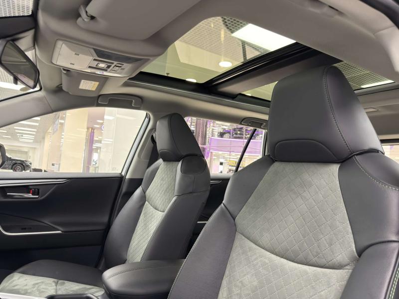 Toyota RAV4 5 поколение (XA50) 2.0 CVT 4WD (171 л.с.)