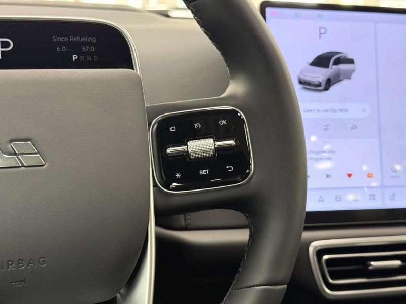 LiXiang L7 I Рестайлинг Гибрид 1.5 л. 449 л.с. автомат полный