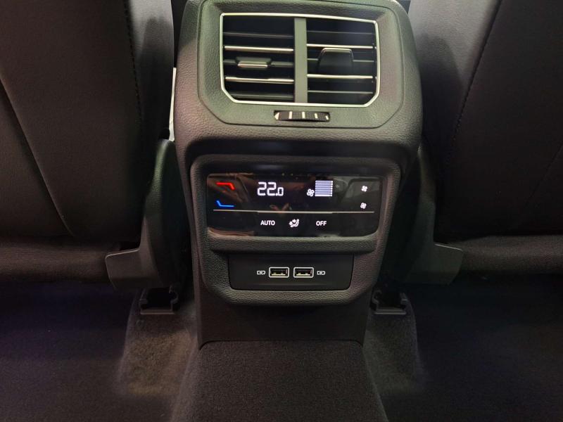 Volkswagen Tayron I Рестайлинг Бензин 2 л. 220 л.с. робот полный
