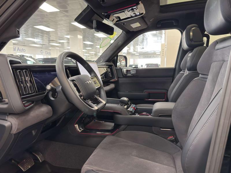 BYD FangChengBao Leopard 5  Гибрид 1.5 л. 687 л.с. вариатор полный