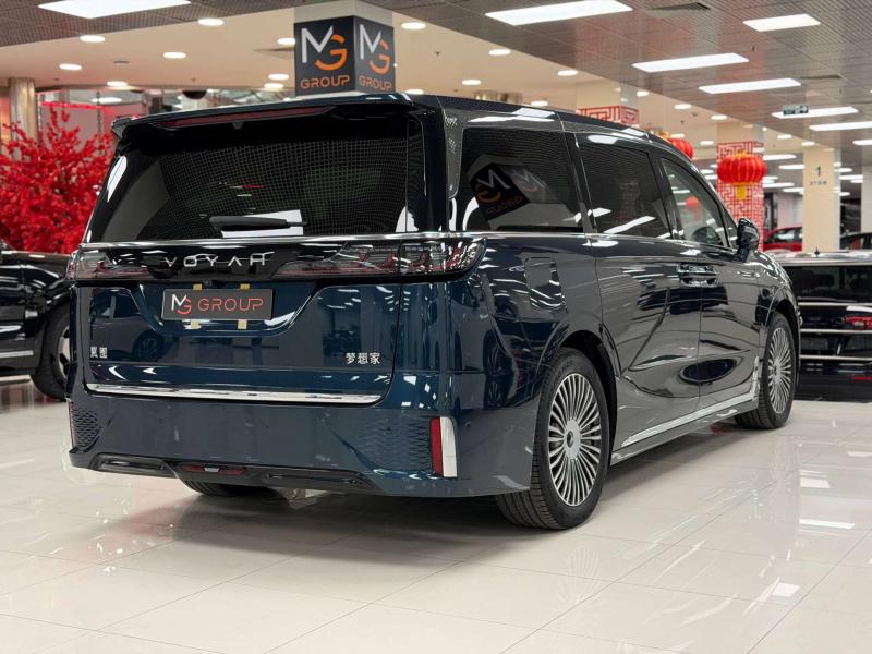 Voyah Dream  Гибрид 1.5 л. 394 л.с. автомат полный