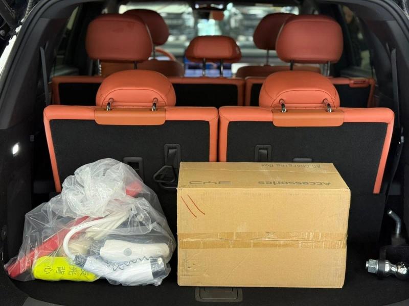 BYD Tang L 1 поколение 1.5 л, 700 л.с., гибрид