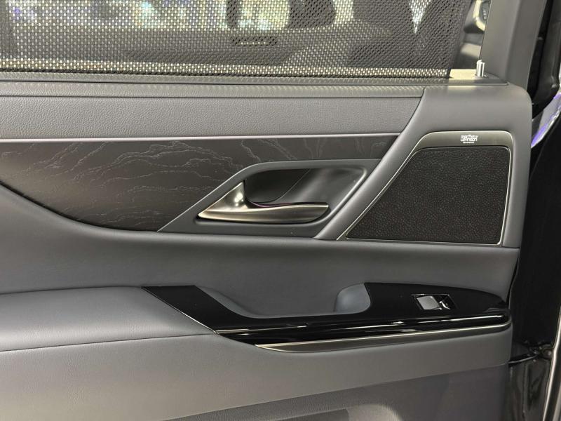 Lexus LX IV Бензин 3.4 л. 415 л.с. автомат полный