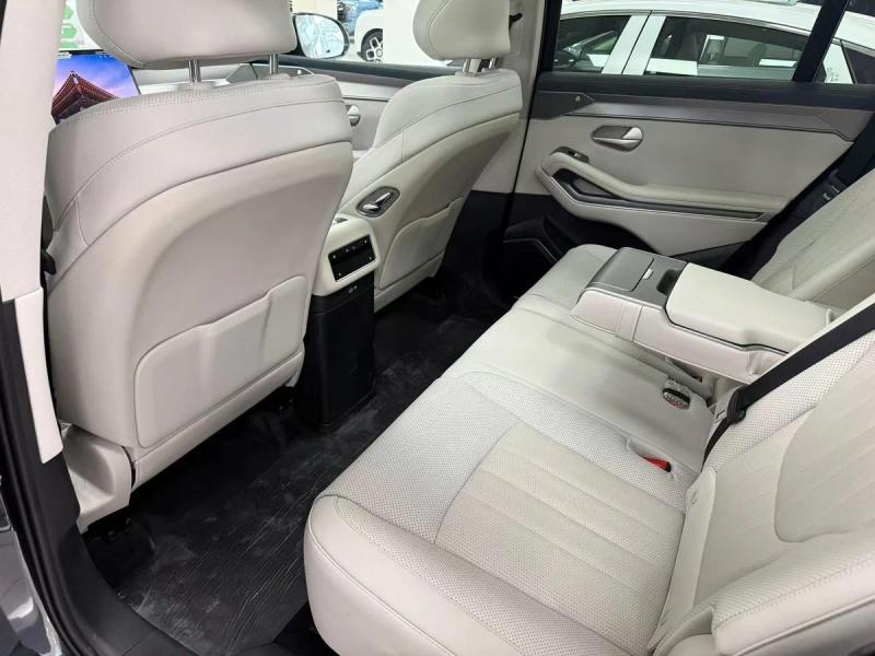 BYD Tang L 1 поколение 1.5 л, 700 л.с., гибрид