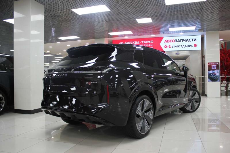Lynk & Co 08  Гибрид 1.5 л. 593 л.с. автомат полный