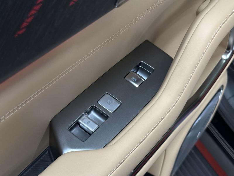 BYD FangChengBao Leopard 8  Гибрид 2 л. 952 л.с. автомат полный