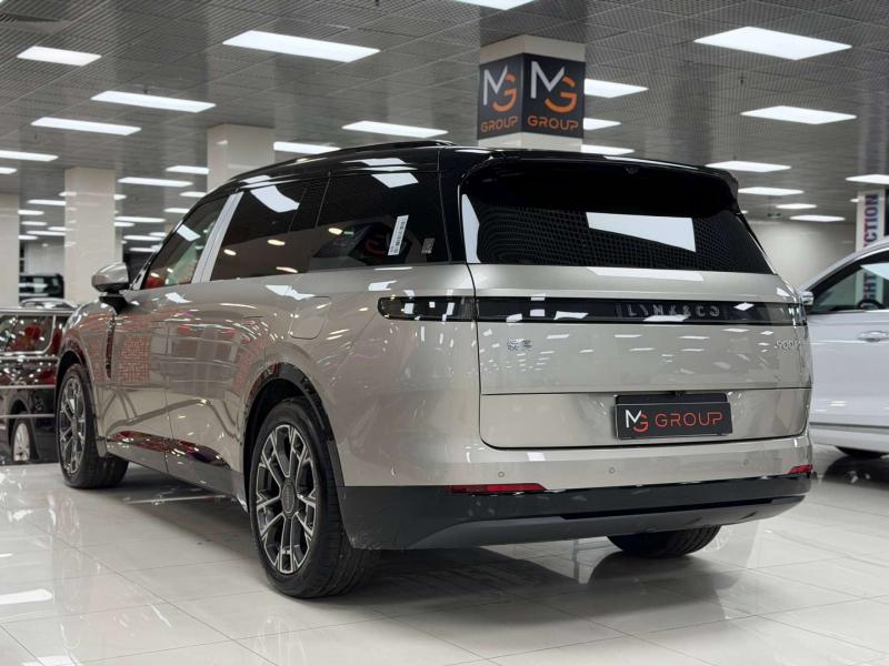 Lynk & Co 900 Поколение 1 AT Гибрид 2 л. (720 л.с.)