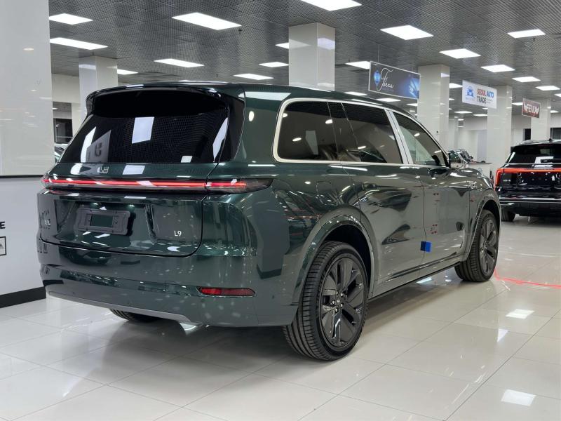 LiXiang L9  Гибрид 1.5 л. 449 л.с. автомат полный