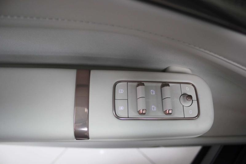 Lynk & Co 900 Поколение 1 2.0h 734 л.с