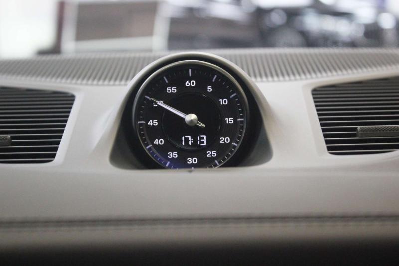 Porsche Cayenne III Рестайлинг Гибрид 4 л. 739 л.с. автомат полный