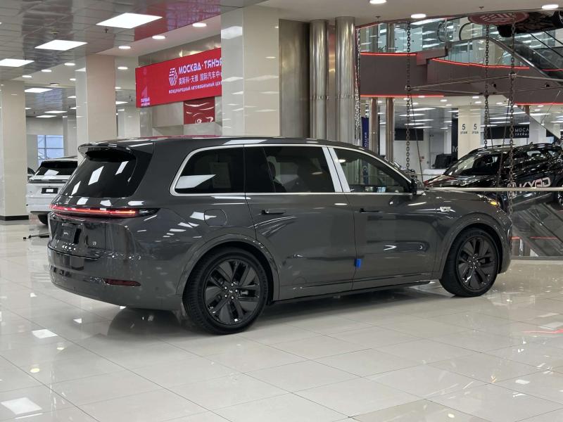 LiXiang L9 I Рестайлинг Гибрид 1.5 л. 449 л.с. автомат полный