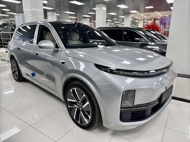 LiXiang L9 I Рестайлинг Гибрид 1496 см3 449 л.с. (330 кВт) автоматическая полный