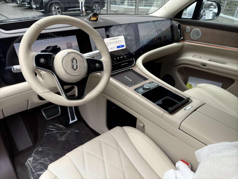 Aito M9  Гибрид 1.5 л. 496 л.с. автомат полный