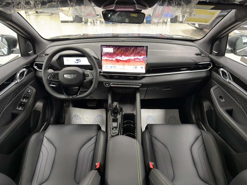 Geely Coolray I Рестайлинг Бензин 1.5 л. 172 л.с. робот передний