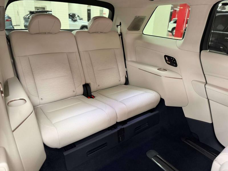 Lynk & Co 900 Поколение 1 AT Гибрид 2 л. (720 л.с.)