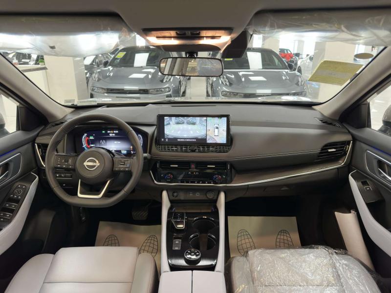 Nissan X-Trail III Рестайлинг Гибрид 2 л. 147 л.с. вариатор полный