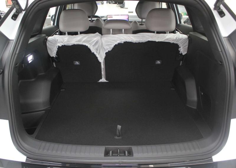 Geely Atlas Pro  Бензин 1.5 л. 177 л.с. робот полный