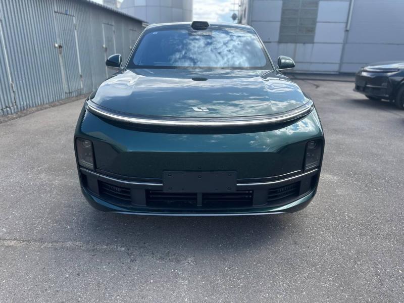 LiXiang L8 I Рестайлинг Гибрид 1.5 л. 449 л.с. автомат полный