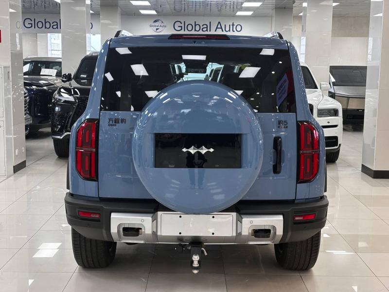 BYD FangChengBao Leopard 5  Гибрид 1.5 л. 687 л.с. вариатор полный