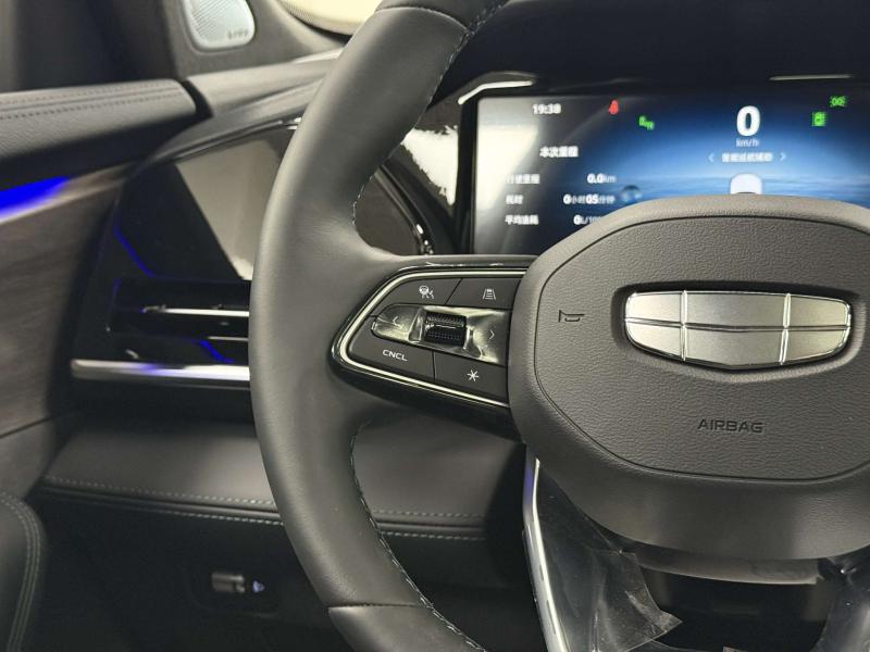 Geely Monjaro  Бензин 2 л. 238 л.с. автомат полный