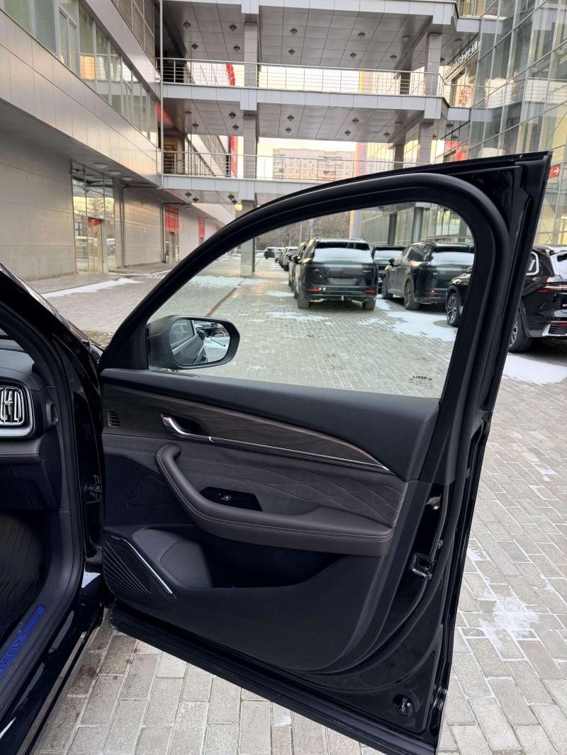 Geely Monjaro  Бензин 2 л. 238 л.с. автомат полный