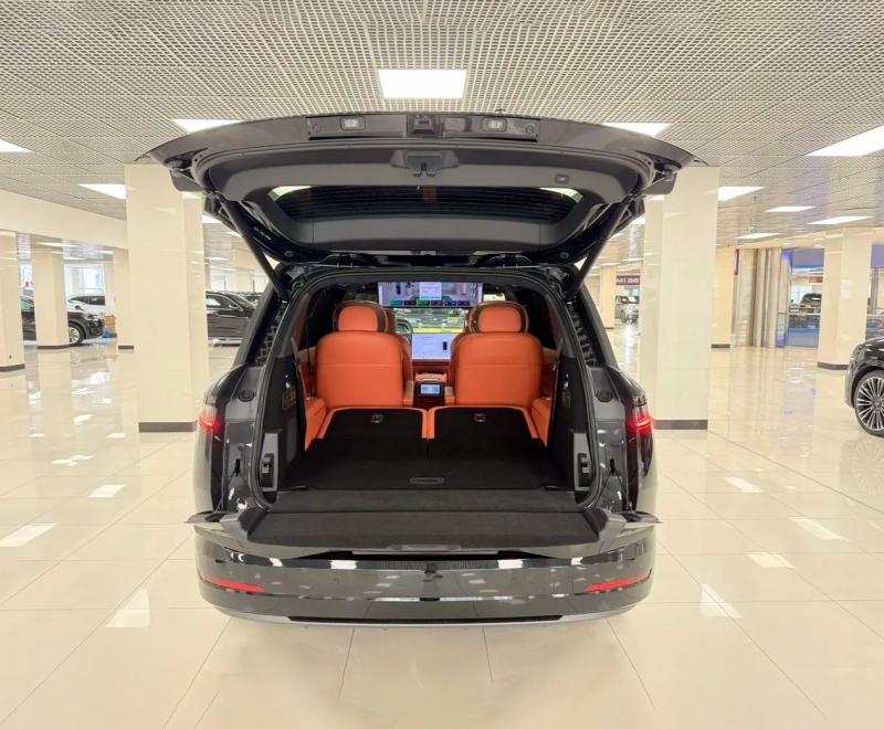 Lynk & Co 900 Поколение 1 2.0h 734 л.с