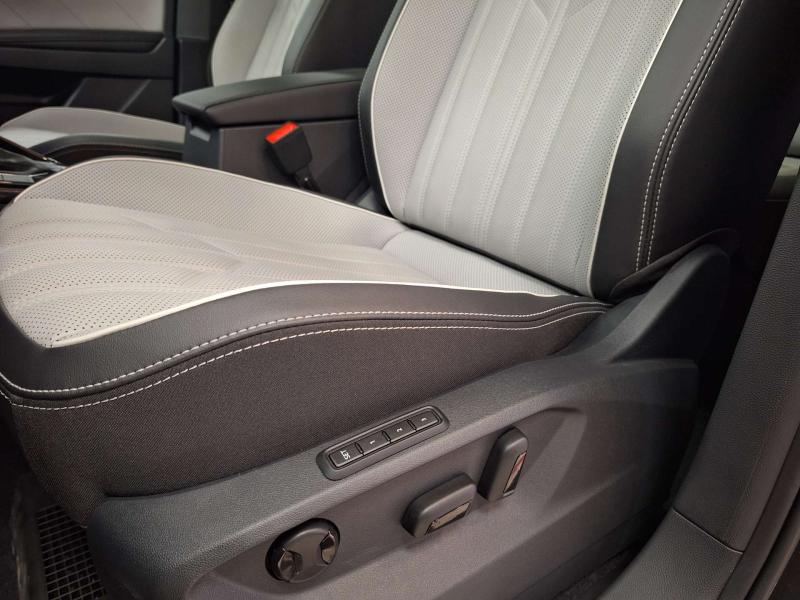 Volkswagen Tayron I Рестайлинг Бензин 2 л. 220 л.с. робот полный