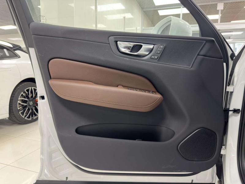 Volvo XC60 2 поколение [рестайлинг] 2.0 AT (250 л.с.)