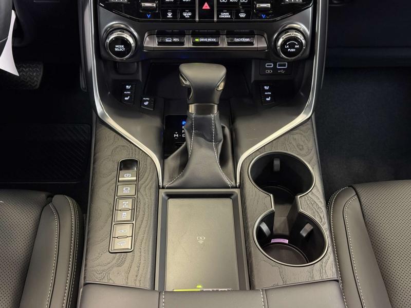 Lexus LX IV Бензин 3.4 л. 415 л.с. автомат полный